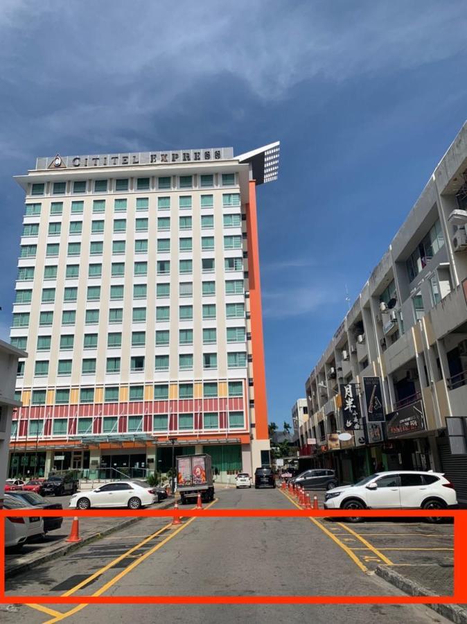 Ac Residence - Behind Cititel Hotel コタキナバル エクステリア 写真